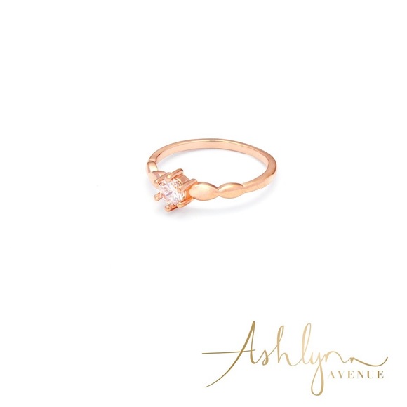 Ashlynn Avenue 18K Rose Gold Ring NWT - Picture 2 of 3
